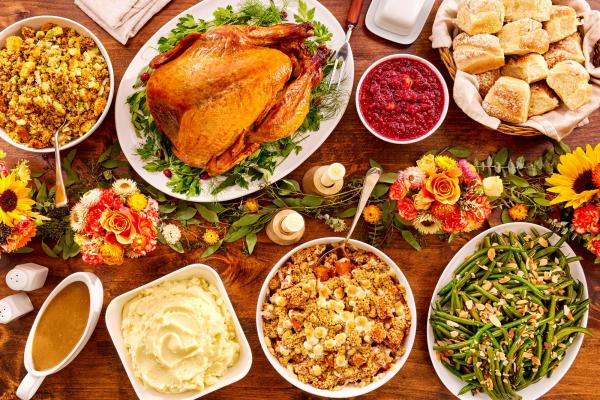 Holiday traditional meal with turkey and sides that serves 8-10 people