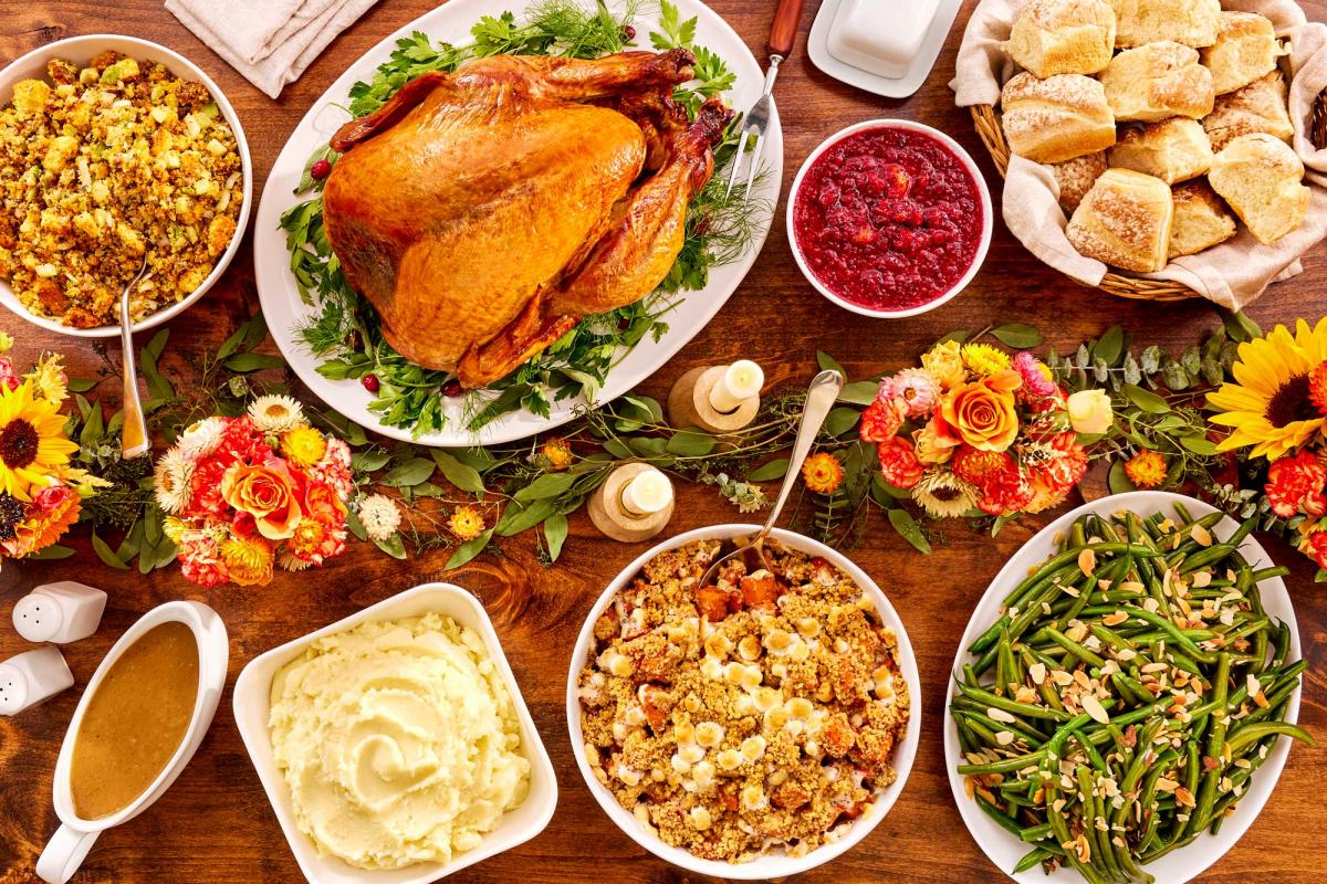Holiday traditional meal with turkey and sides that serves 8-10 people